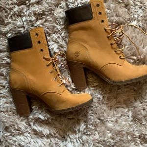 Cute timberland heel, worn once, new condition